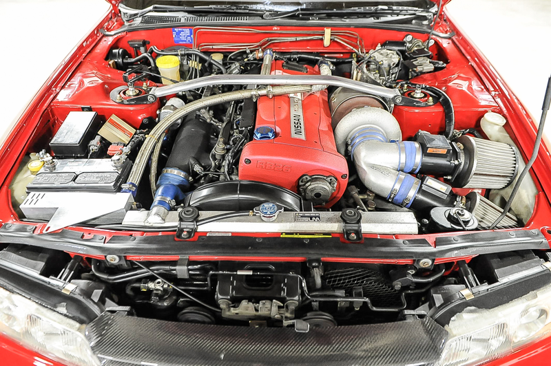 Illustration for article titled Check Out How Unbelievably Shiny This 1990 Nissan Skyline GT-R Is